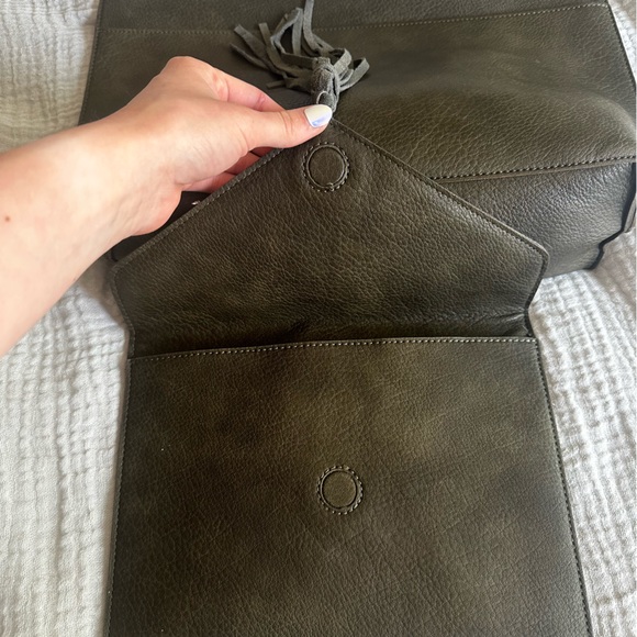 Green tote bag with matching clutch - Picture 4 of 5